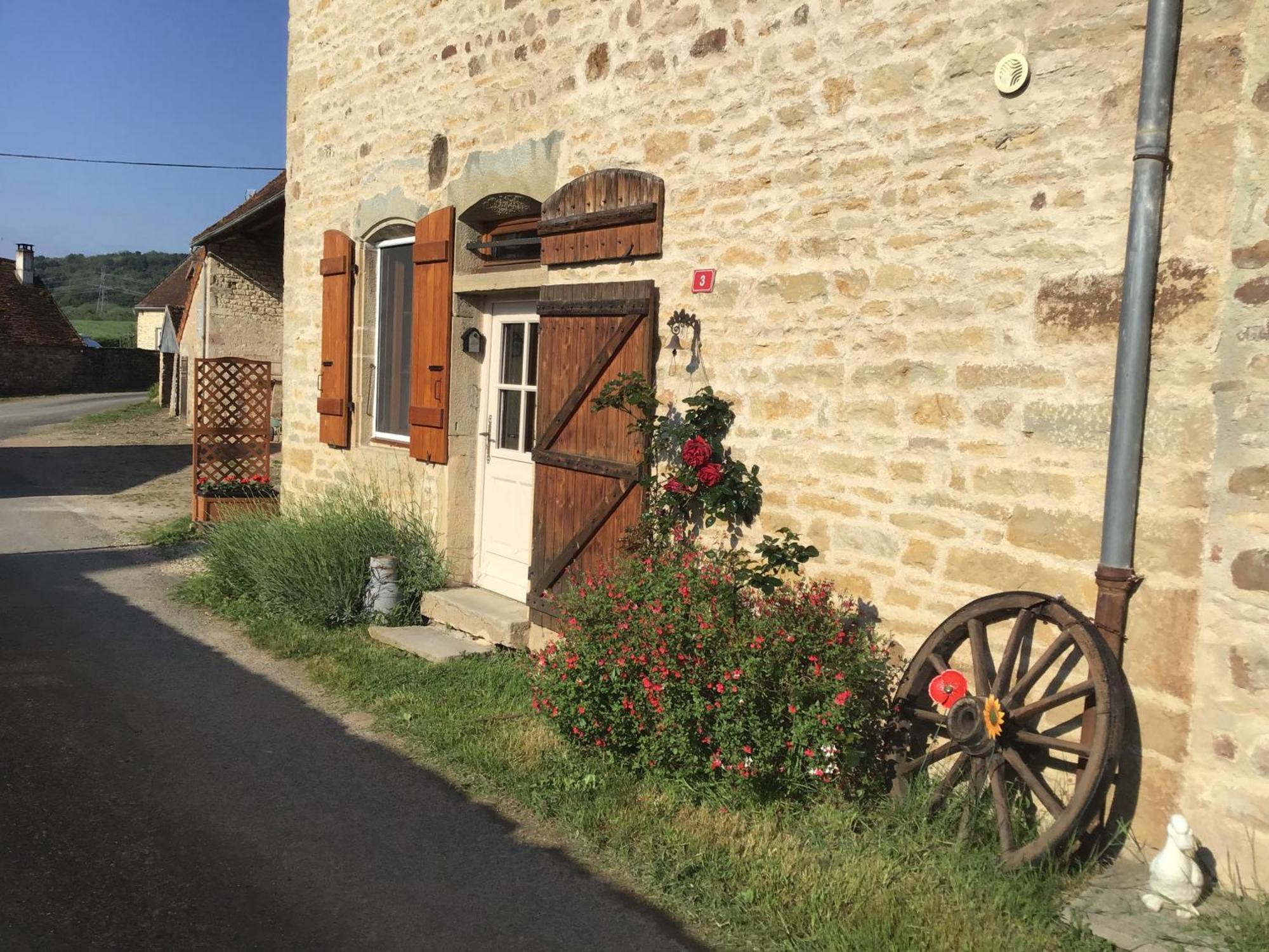 Le Petit Pressoir - Charmant Studio Collonges-en Charollais Eksteriør bilde